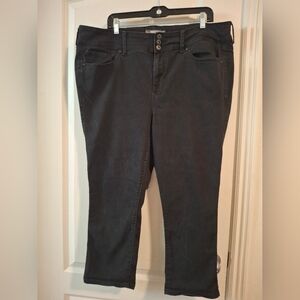 Torrid Sz 20 Crop Black Jegging